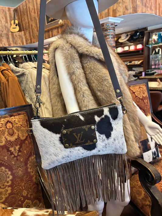 Western Cowhide Fringe Crossbody 🤎