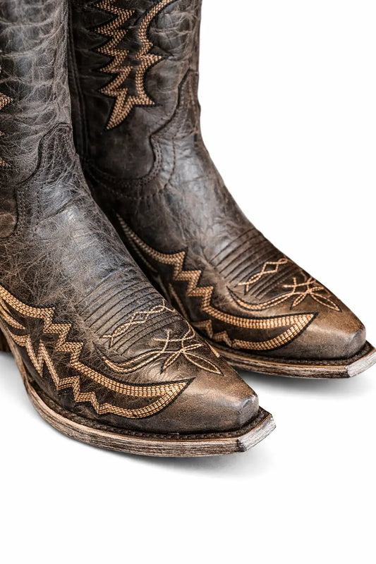 Women’s Distressed Brown Western Snip Toe Cowboy Boots – Embroidered Leather