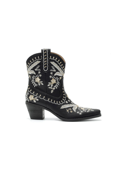 Wildflower Ivory Cowgirl Boots - Last Rodeo Western Wear & Hat Bar