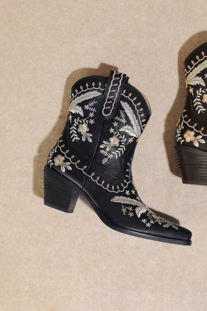 Wildflower Ivory Cowgirl Boots - Last Rodeo Western Wear & Hat Bar