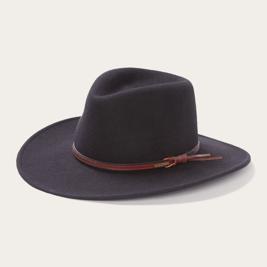 Stetson Bozeman black hat side profile with pinch front crown